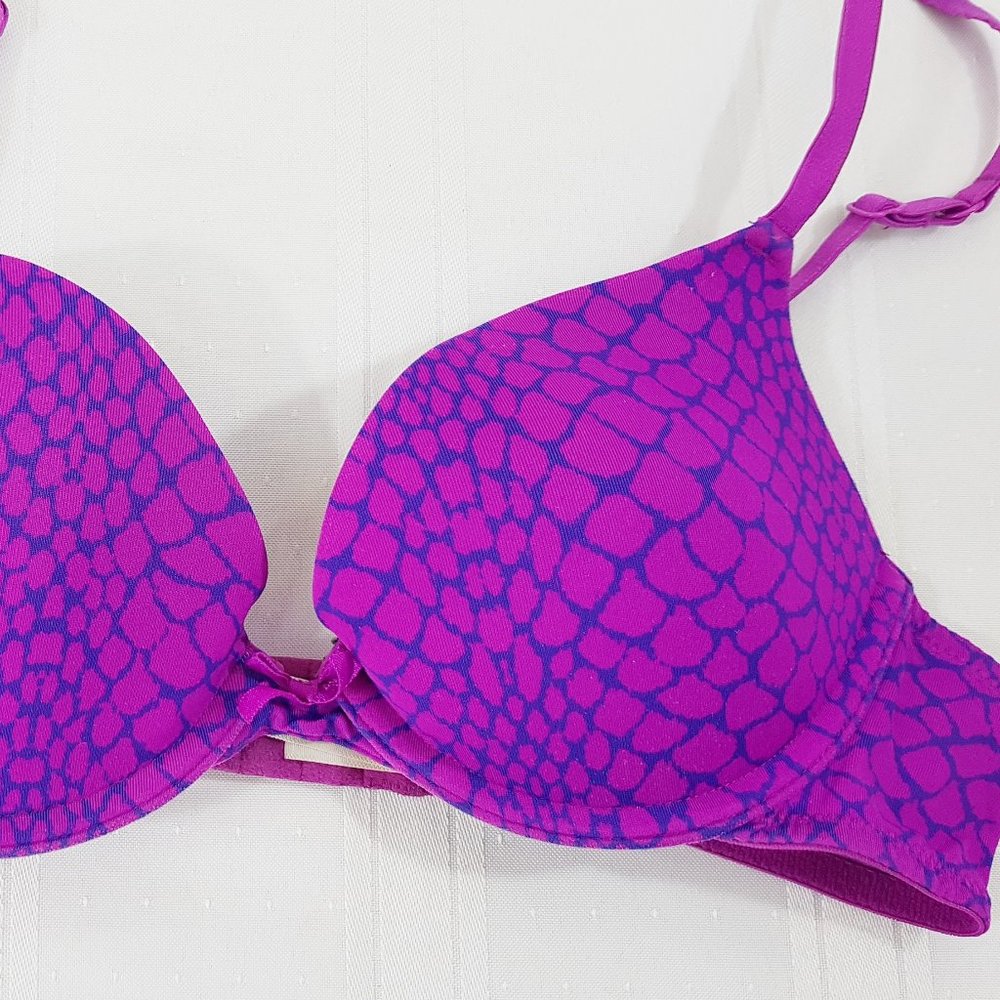 Xhilaration T-shirt Fuchsia Push Up Bra. Size 34A